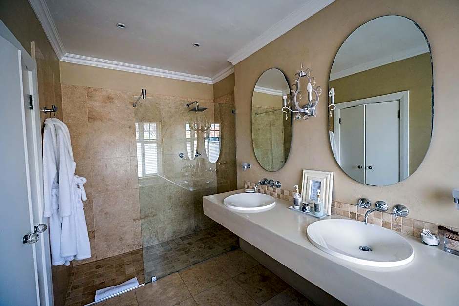 Admiralty Beach House