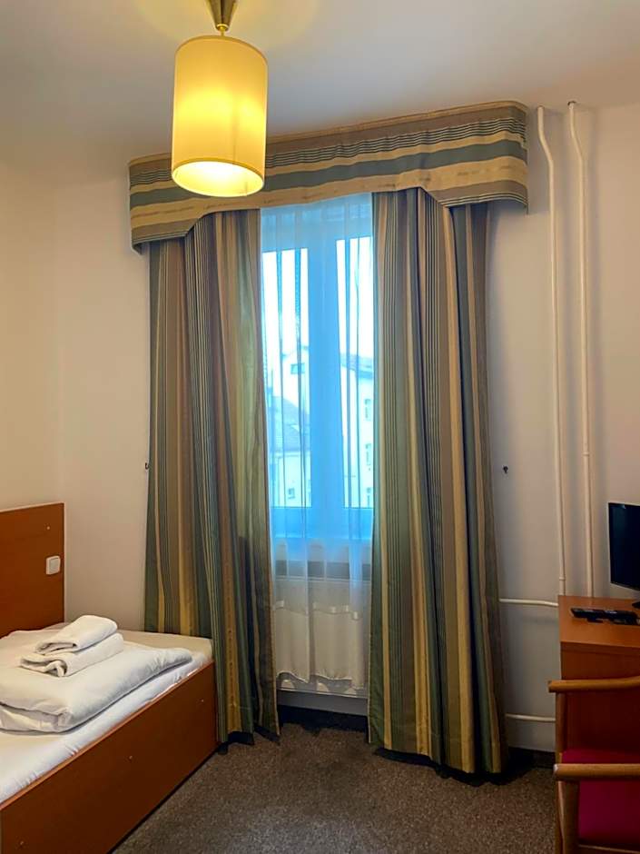 Gallery Hotel SIS