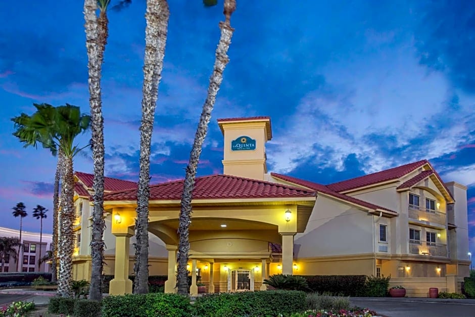 La Quinta Inn & Suites by Wyndham Tucson Airport