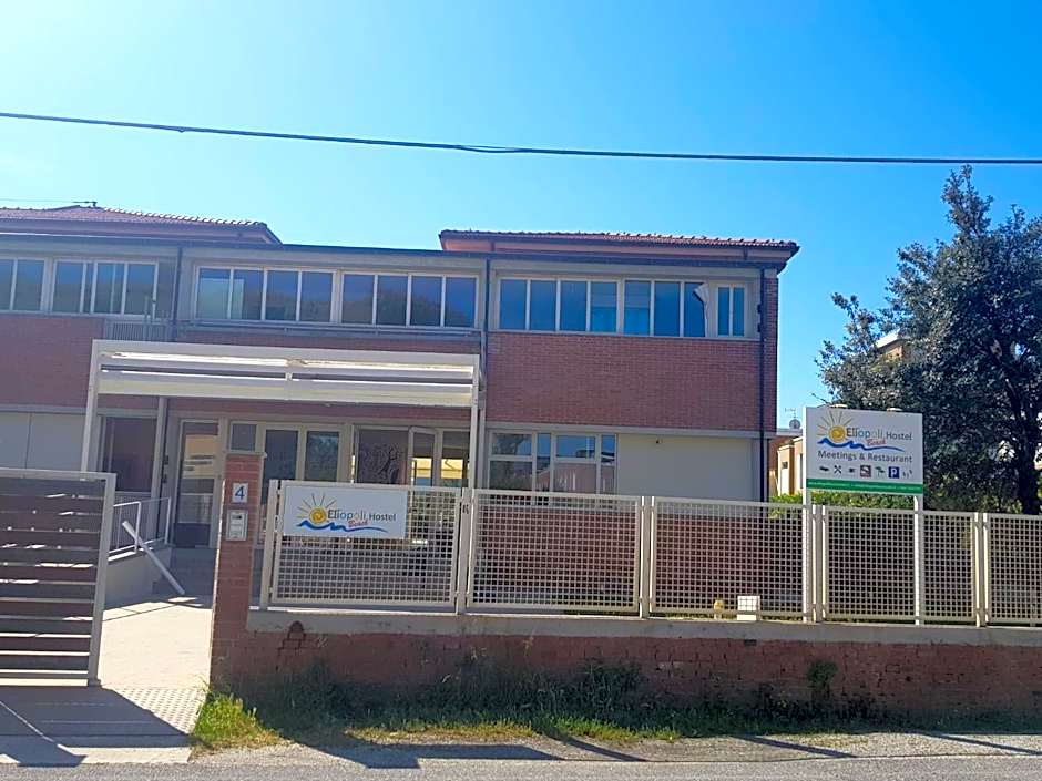Eliopoli Beach Hostel & Restaurant