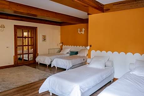 Quadruple Room with Bathroom