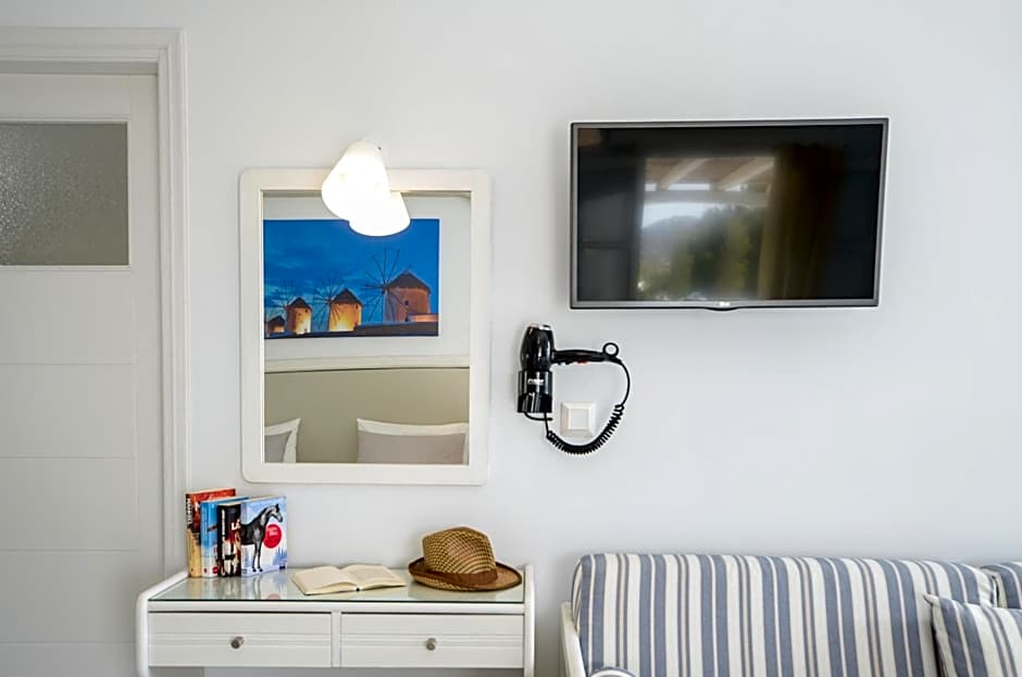 Birikos Studios & Apartments