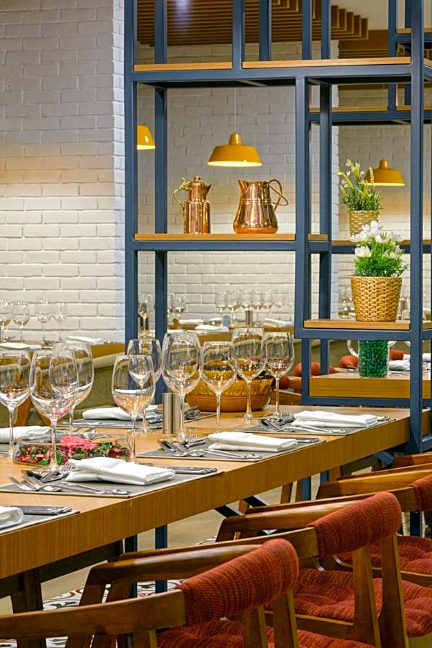 Novum Garden Side Hotel