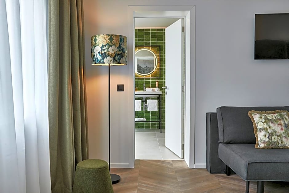 Urban Yard Hotel