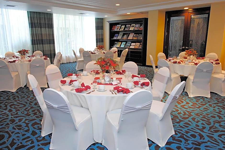DoubleTree by Hilton Chatsworth