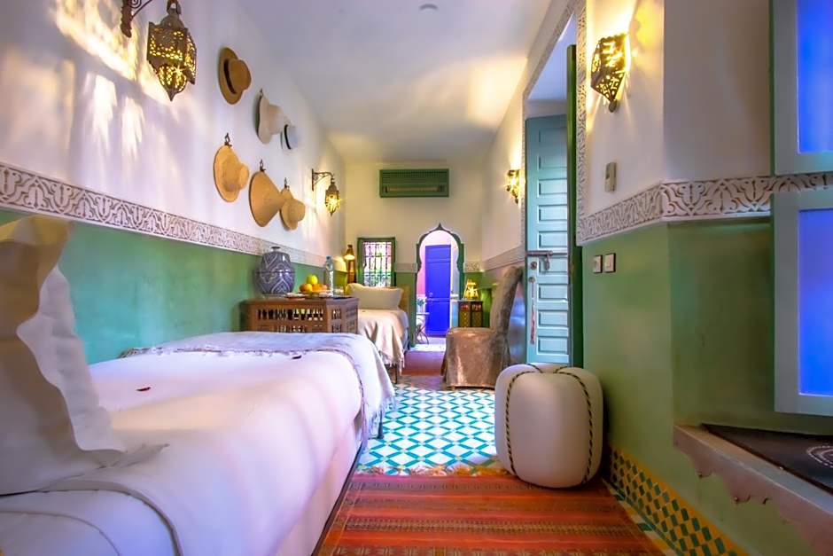 Riad Kaiss By Anika
