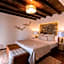 1822 Makrinitsa Suites