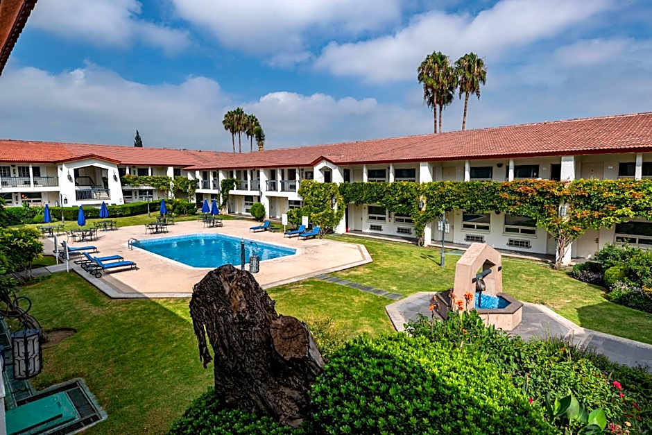 Quinta Dorada Hotel & Suites