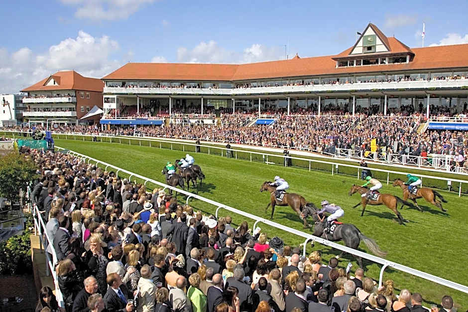 Holiday Inn Express Chester Racecourse By IHG