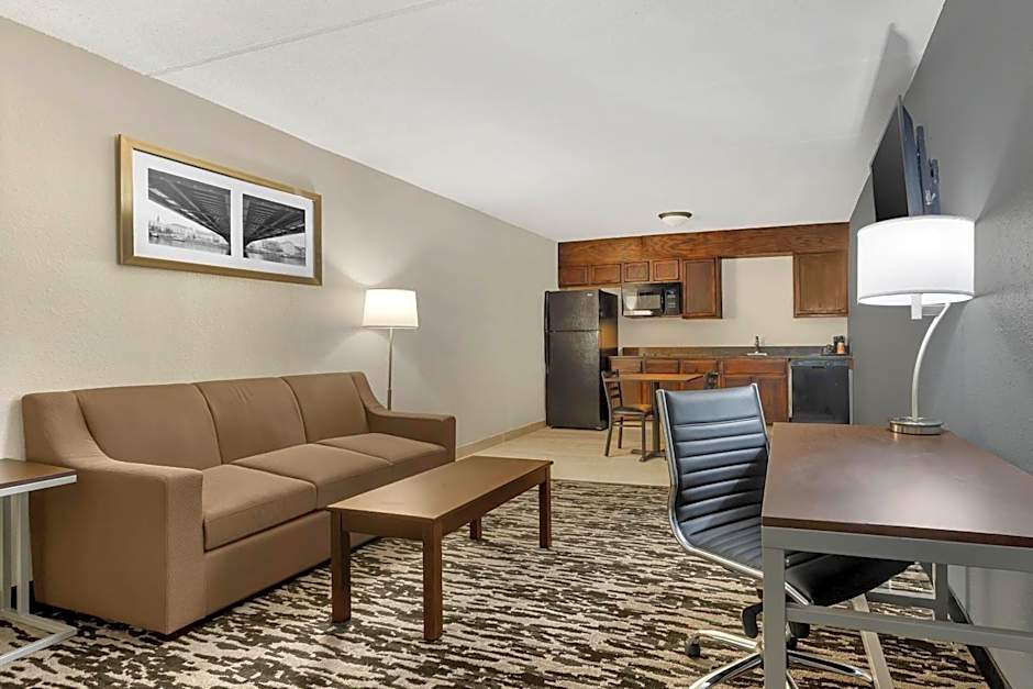 Quality Inn & Suites Easley - Greenville