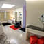 Mondrian Suite Hotel