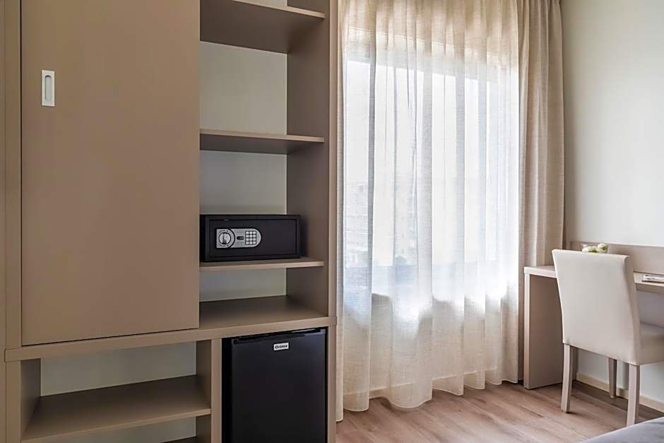 Oporto Airport & Business Hotel