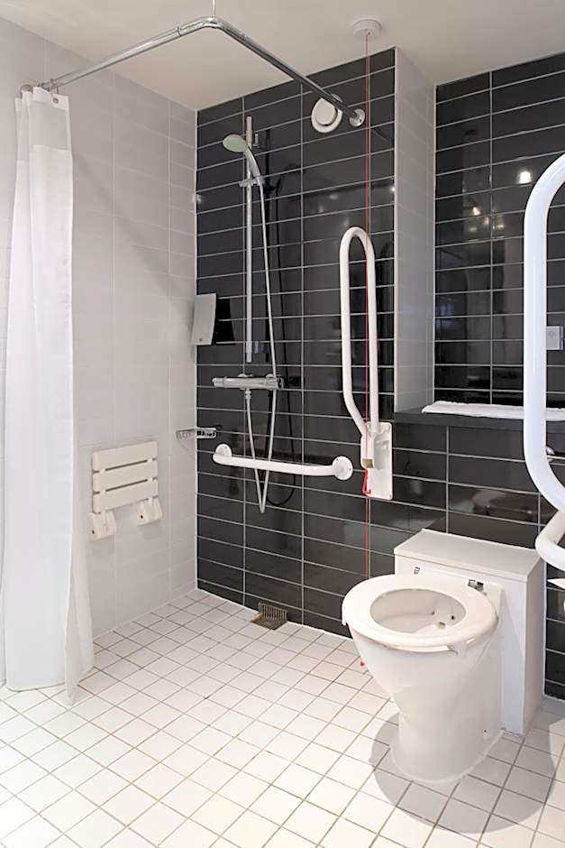 Holiday Inn Express Leeds-East By IHG