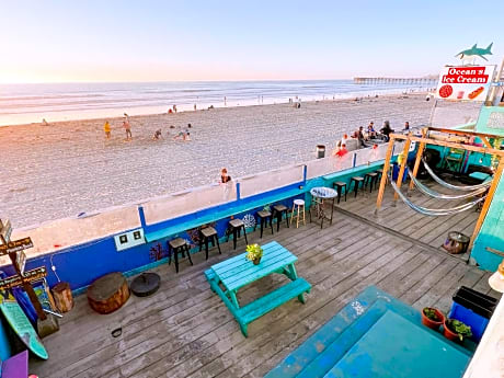 ITH Beach Bungalow Surf Hostel San Diego