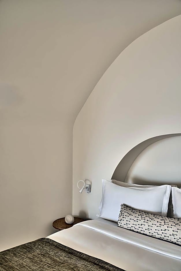 Mystique, a Luxury Collection Hotel, Santorini