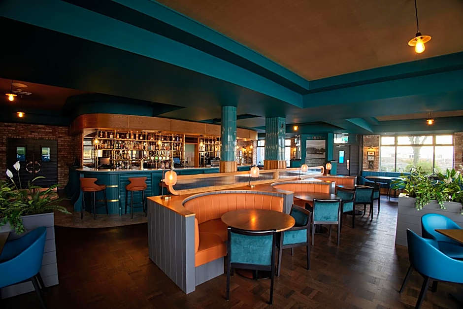 Waterford Marina Hotel