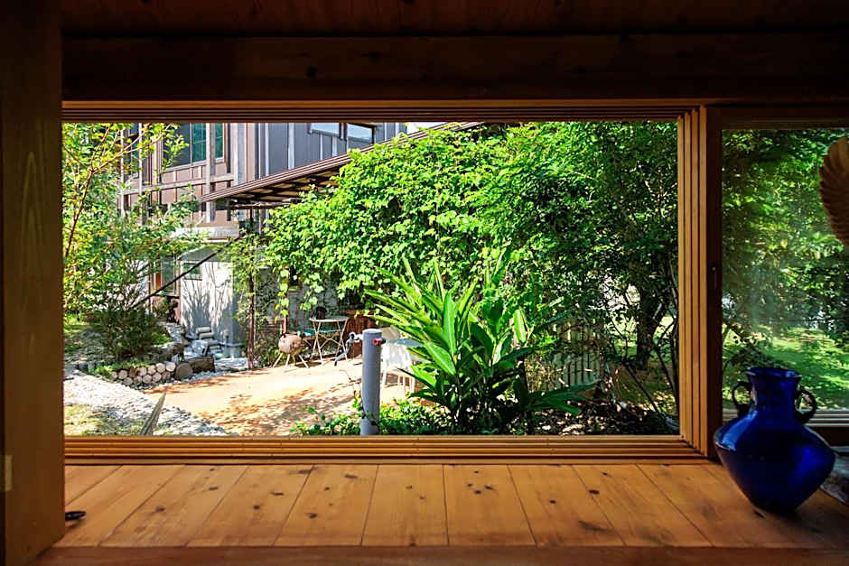 ジビエと田舎暮らしの宿 ヌックスキッチン Japanese Game Meat Cuisine & Lodge Nook's Kitchen