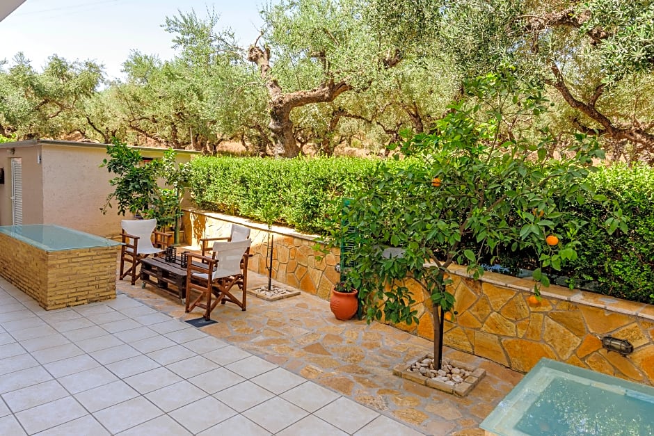 Remezzo Apartments & Studios