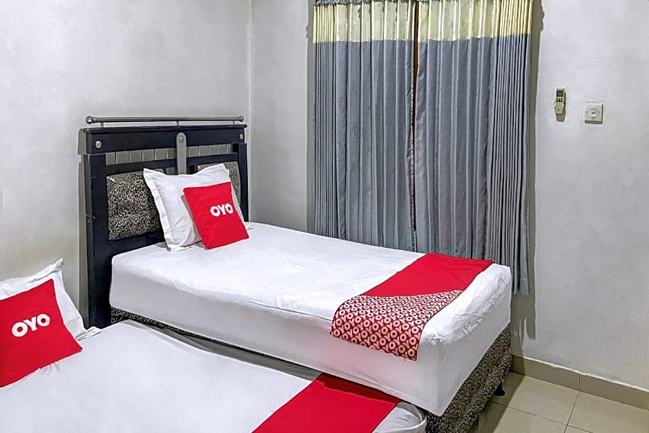 OYO 92065 Kos Flobamor