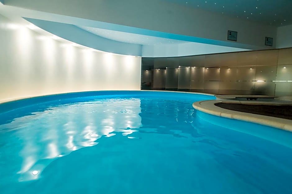 Lux Garden Hotel