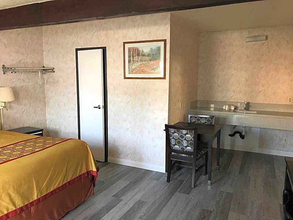 Manhattan Inn & Suites