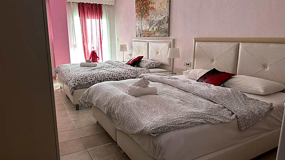Alexandros Hotel