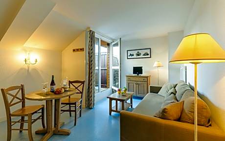Studio (2 Adults)