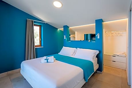 Deluxe Double Room with Balcony and Sea View