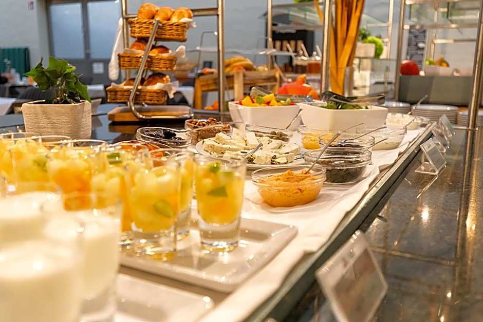 EVENTHOTEL PYRAMIDE & CONGRESS CENTER