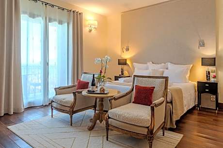 Junior Suite with Sea View and Balcony or Terrace