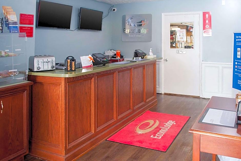 Econo Lodge Inn & Suites Sandusky South
