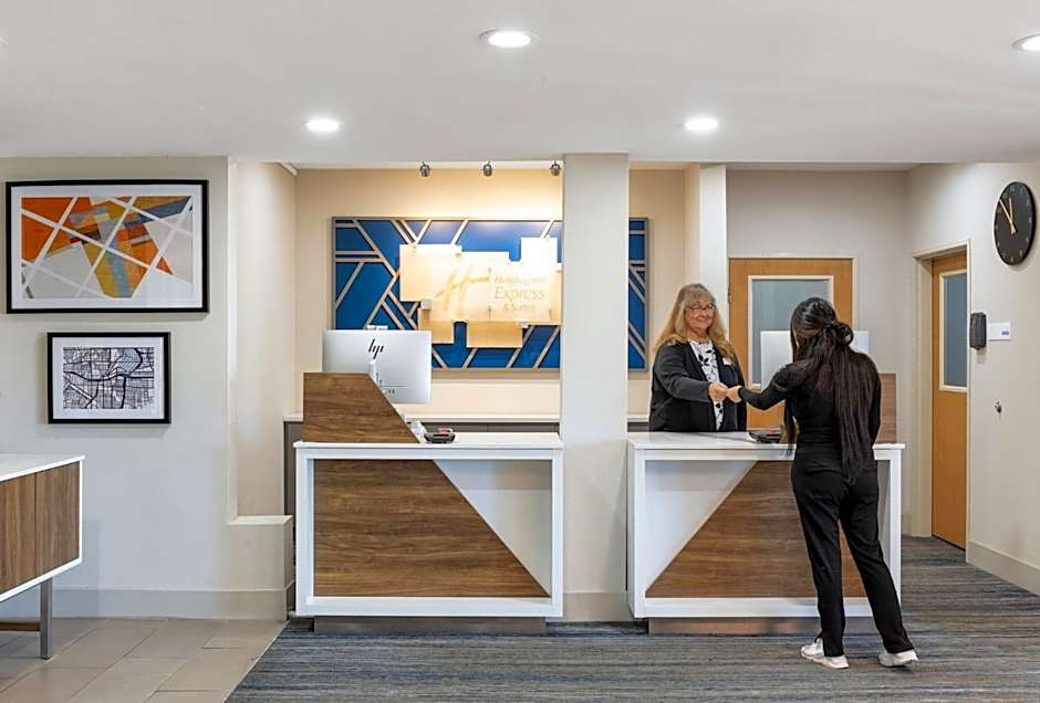 Holiday Inn Express Redding North By IHG