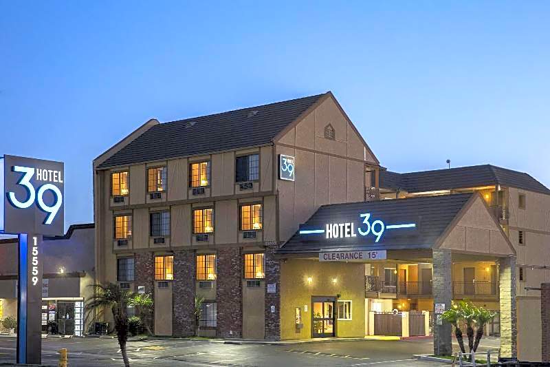 Super 8 Motel - Westminister