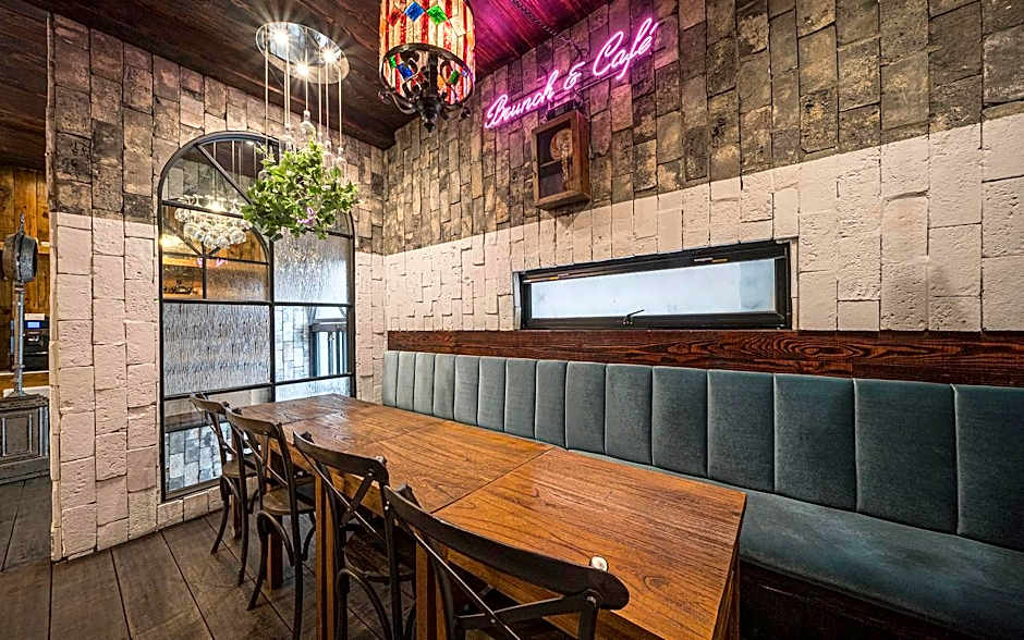 February Boutique Hotel Hwanggeum
