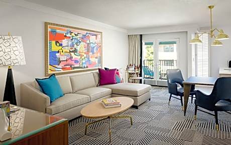 ADA Signature King Suite