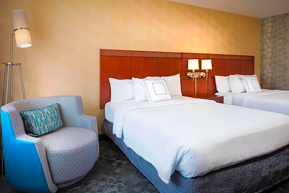 Courtyard by Marriott Kansas City Shawnee