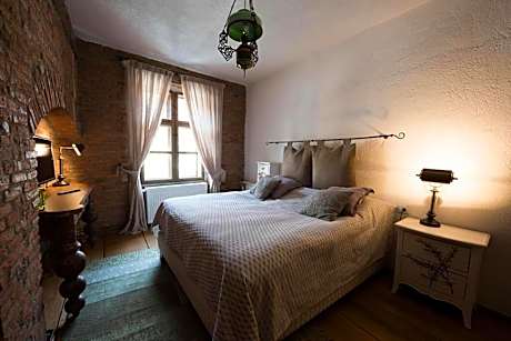 One-Bedroom Apartment with Balcony