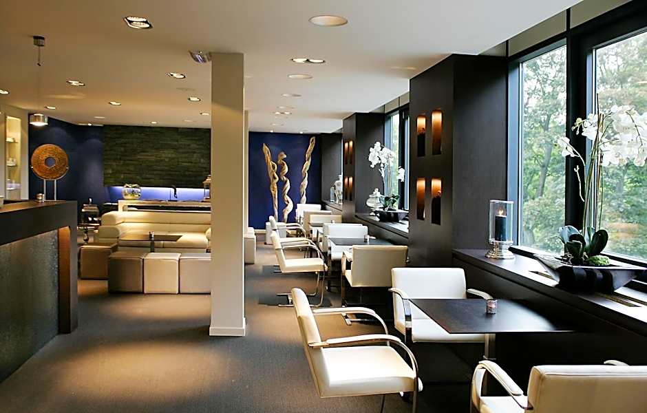 Martin's Chateau Du Lac