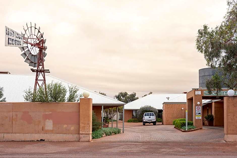 Mud Hut Motel