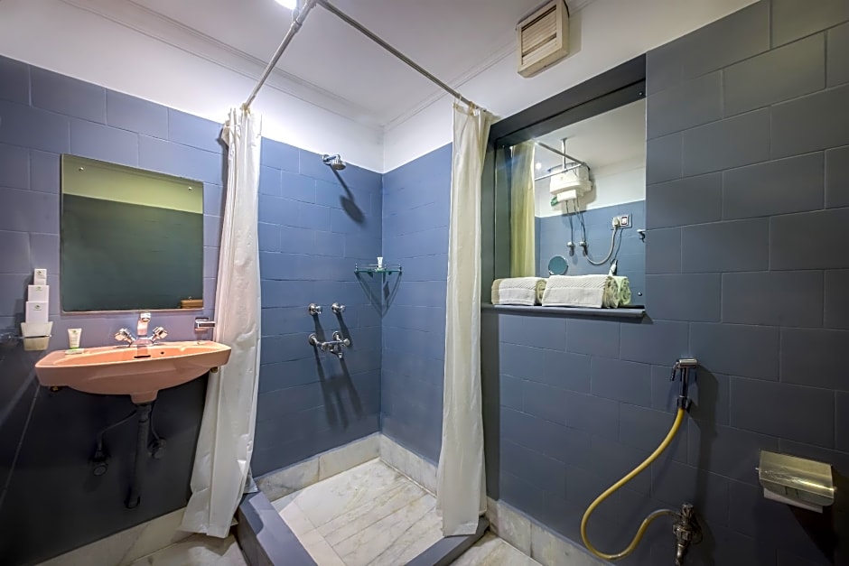 Treebo Trend Green View