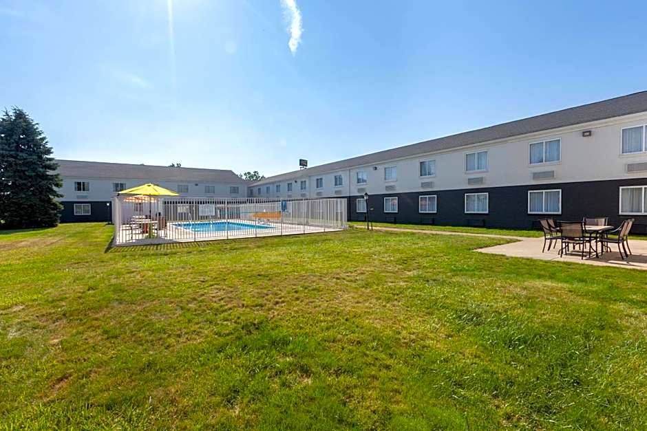Days Inn by Wyndham Sandusky / Cedar Point