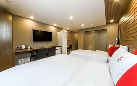 Superior Twin Room with Garden View