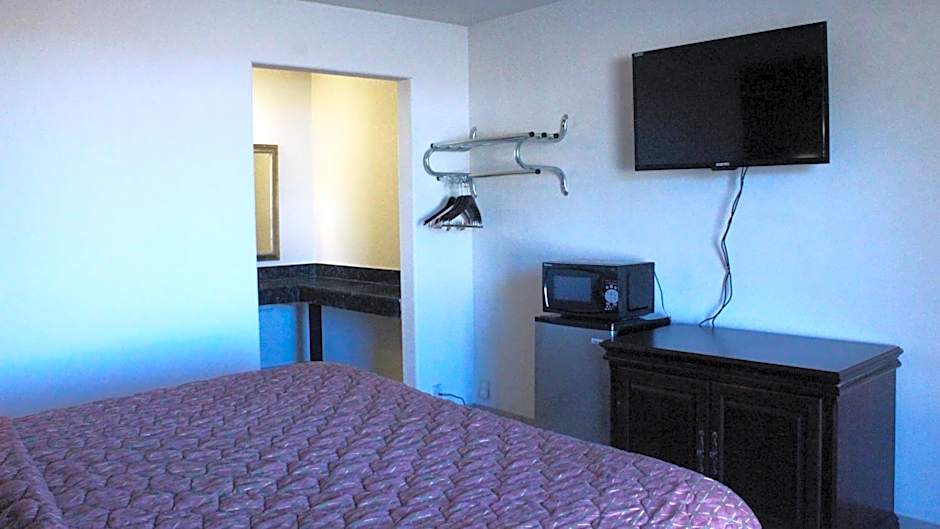 Royal Inn & Suites