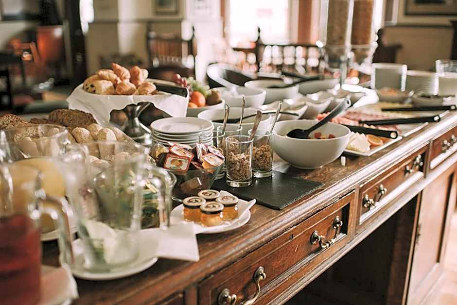 Royal Valentia Hotel