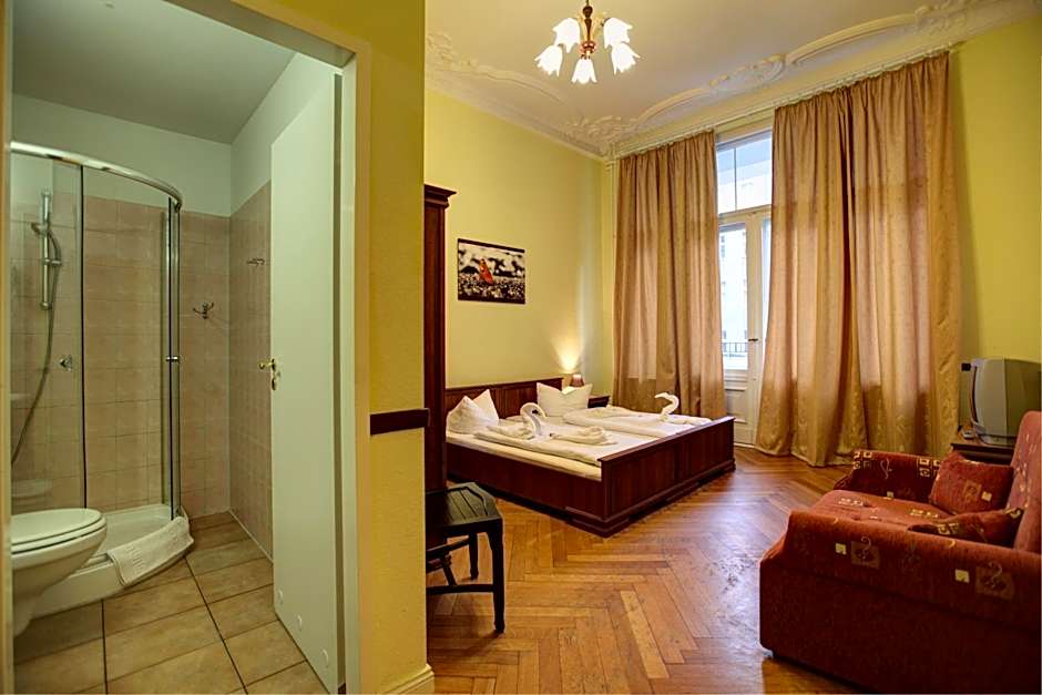 Hotel Pension Bernstein am Kurfürstendamm