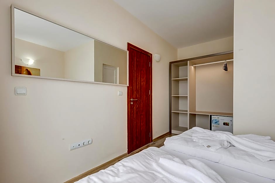 Jupiter 1 Family Hotel