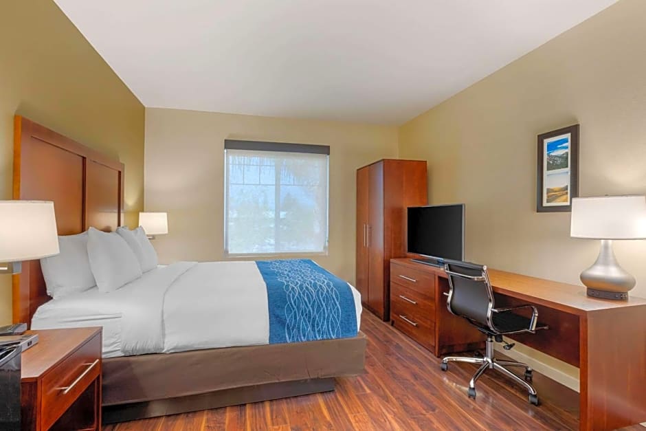 Comfort Inn & Suites Near Ontario Airport