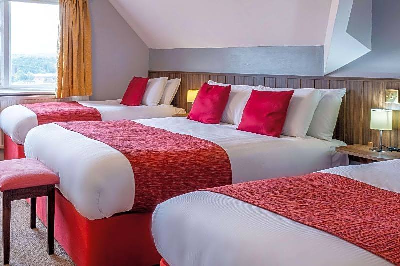 Broadfield Park Hotel by Belvilla