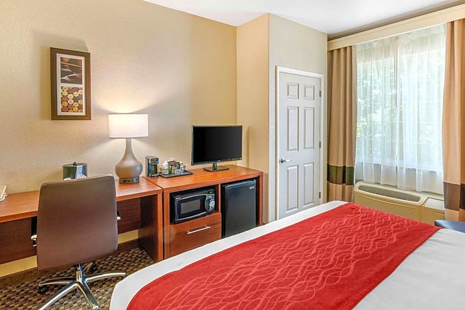 Comfort Inn and Suites Galt - Lodi North