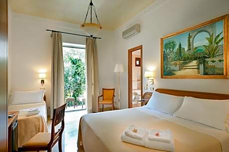 Triple Room with Garden View